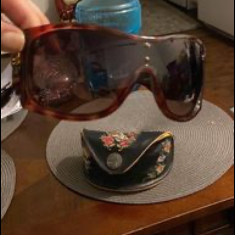 Ladies designer sunglasses by ED Hartley